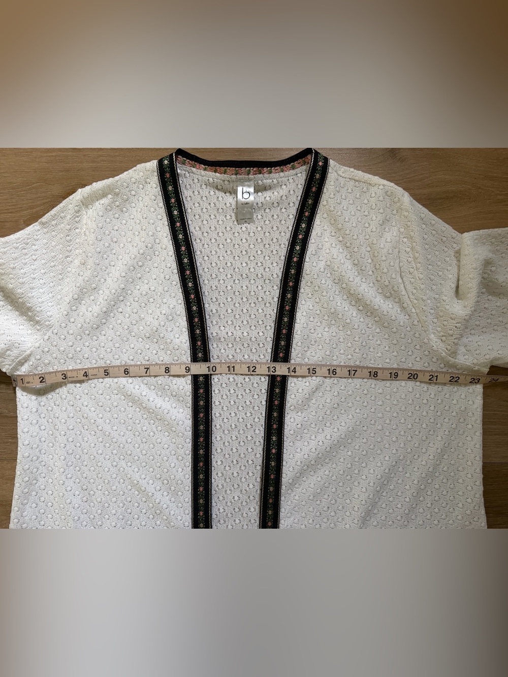B BY BELLDINI Eyelet Embroidered Open Front Cardigan EUC